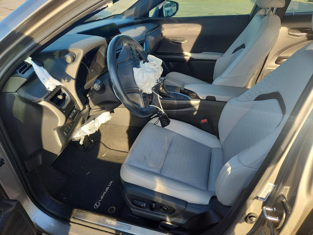 Lexus Ux Base