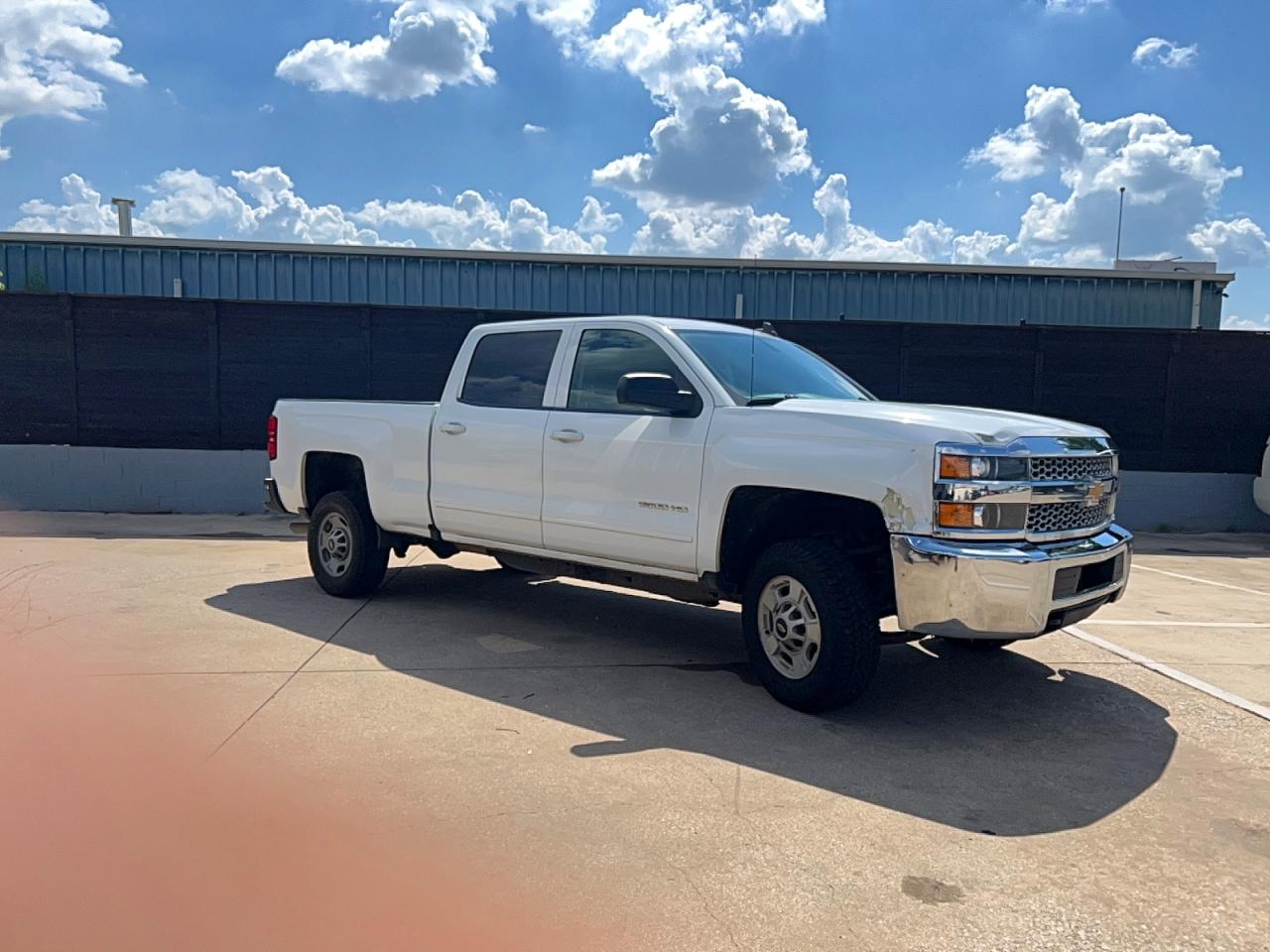 Salvage Chevrolet Silverado Image