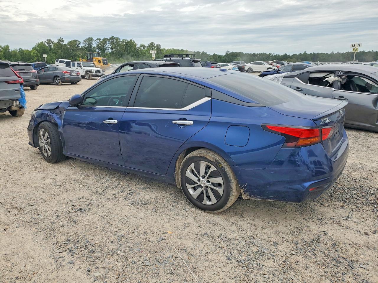 Nissan Altima S