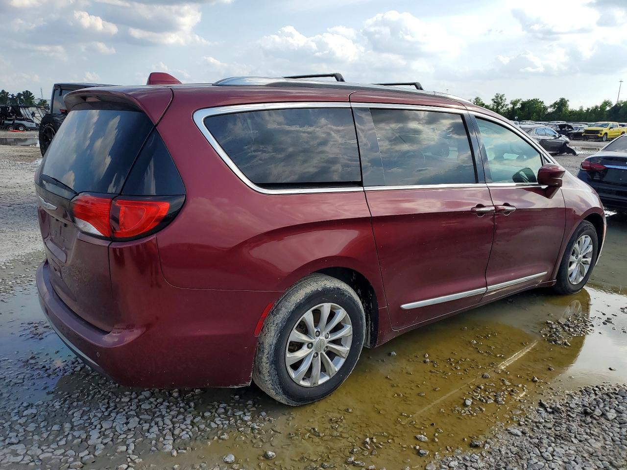 Chrysler Pacifica Touring L