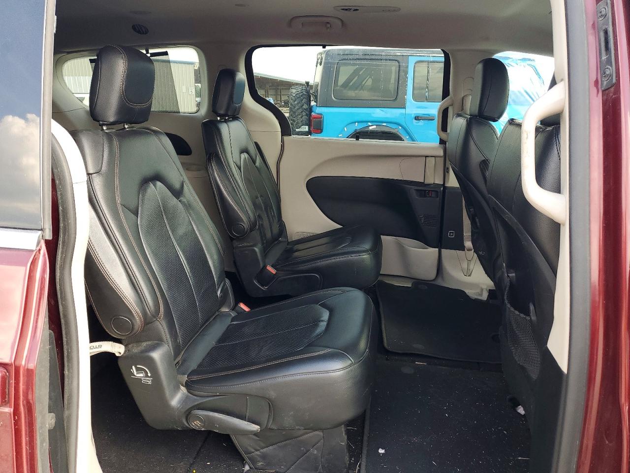 Chrysler Pacifica Touring L