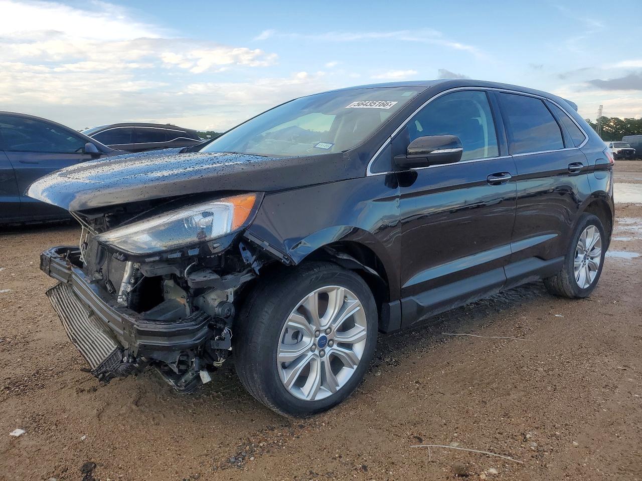 Salvage Ford Edge Image