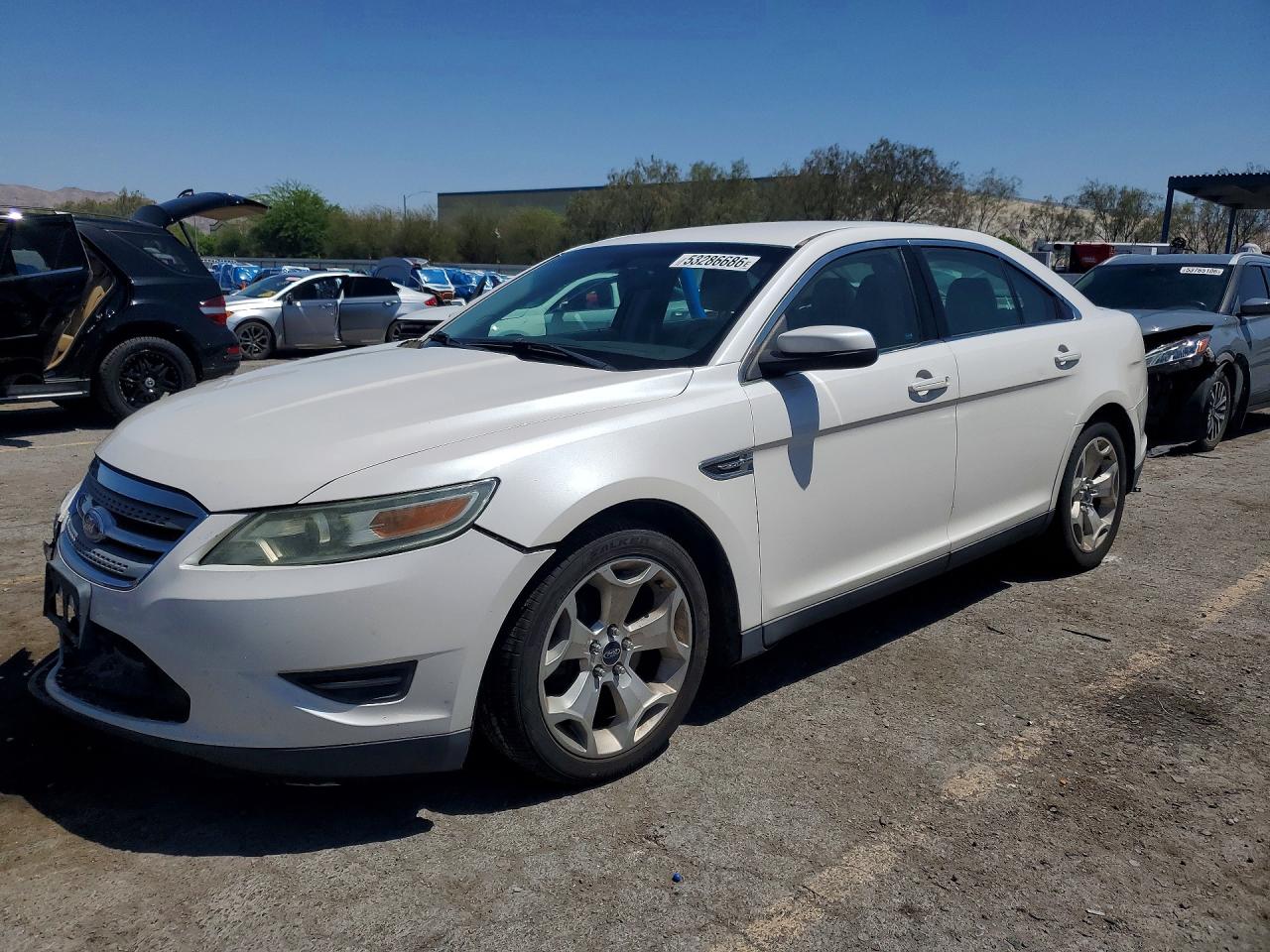 Salvage Ford Taurus Image