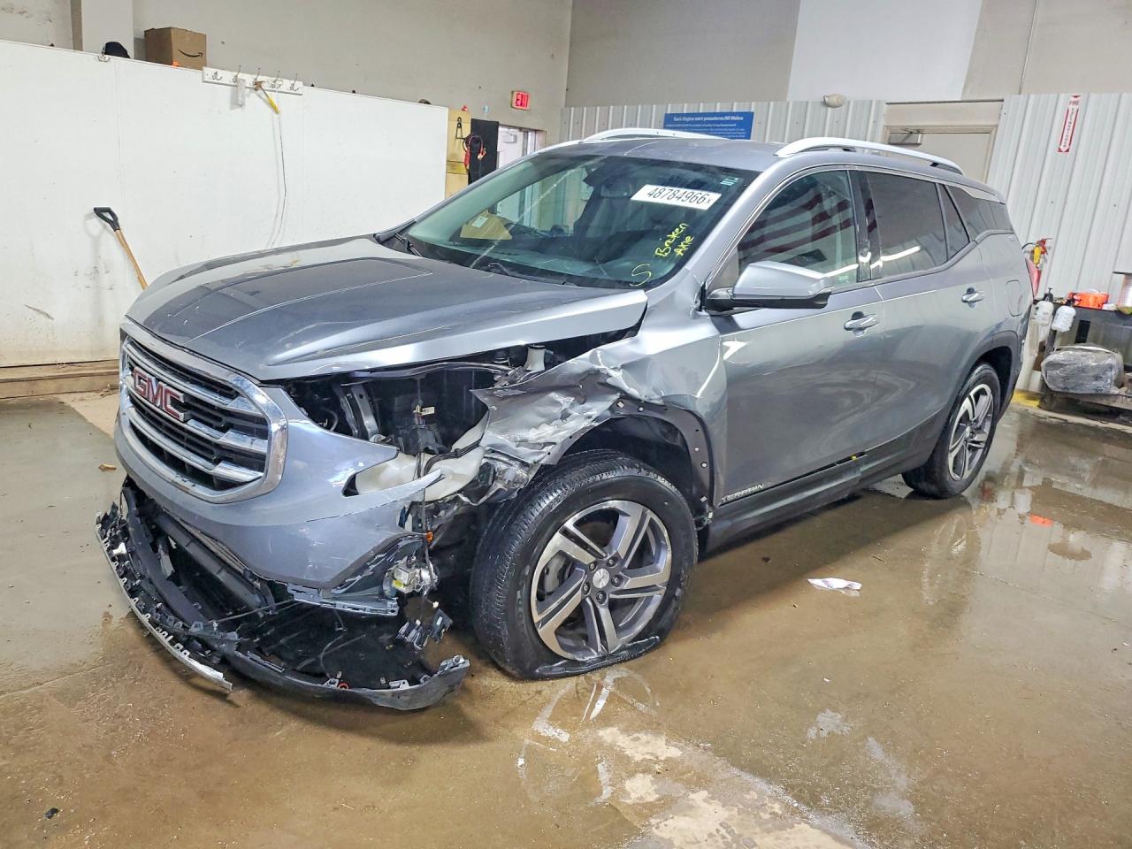 Salvage GMC Terrain Image
