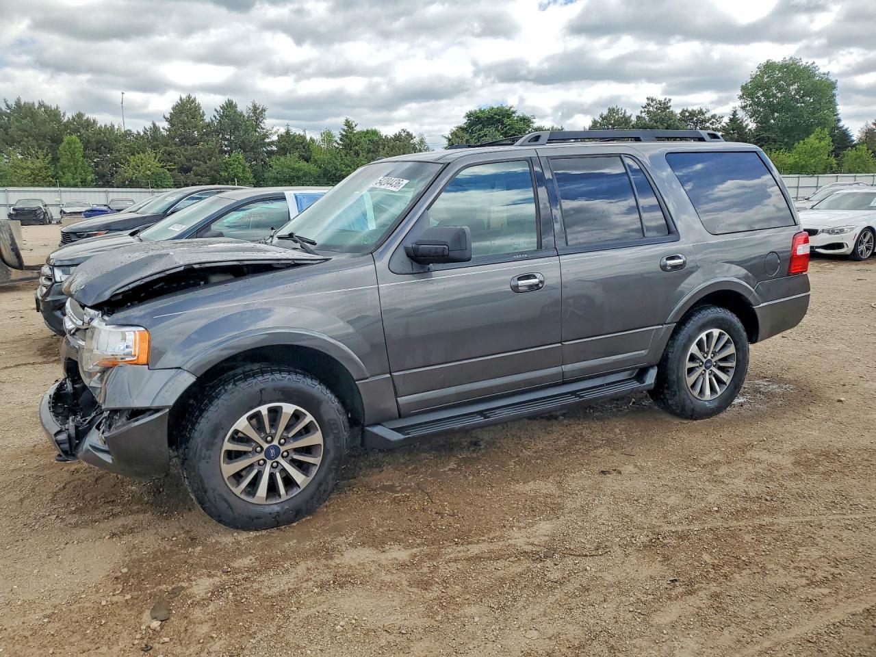 Salvage Ford Expedition Image
