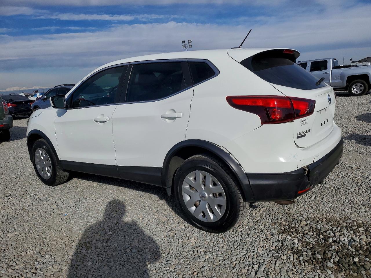 Nissan Rogue S