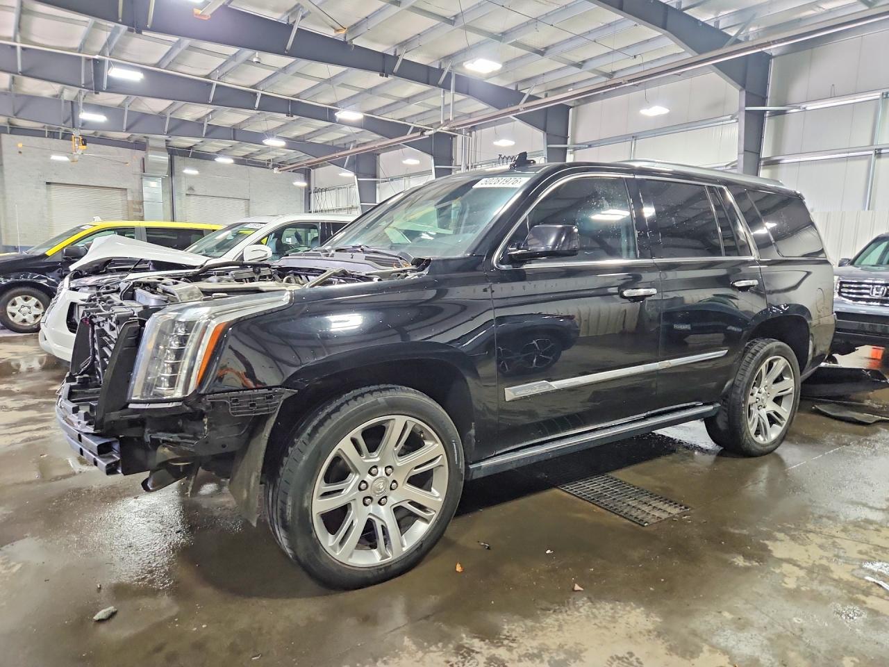 Salvage Cadillac Escalade Image