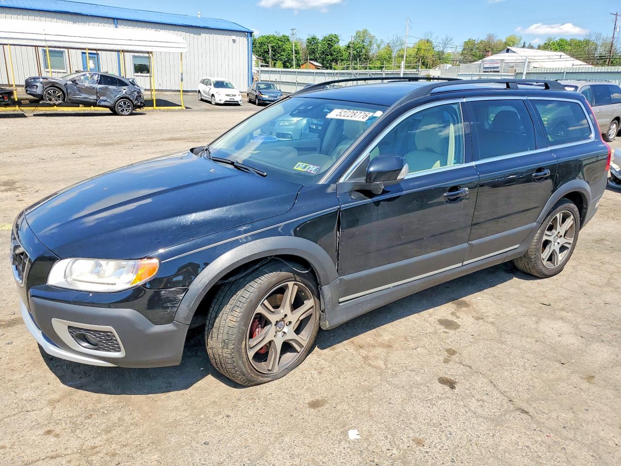 Salvage Volvo XC70 Image