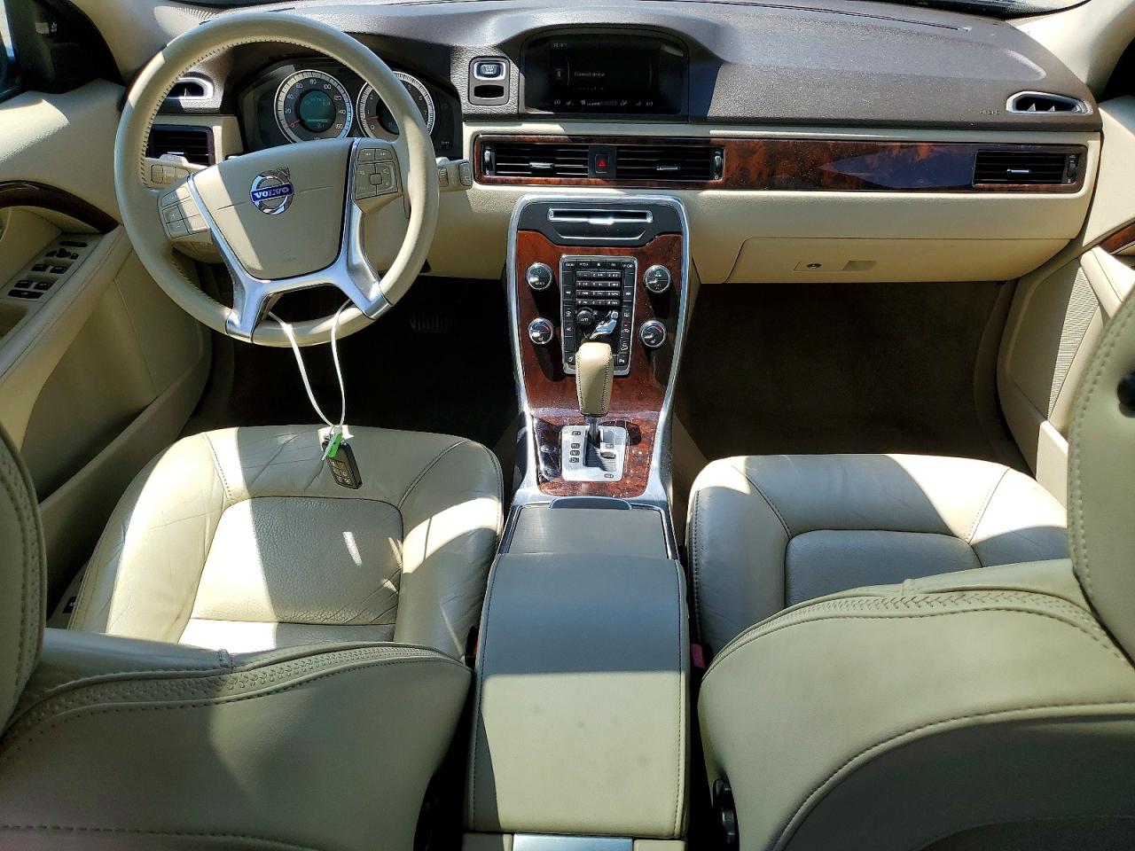 Volvo XC70 T6