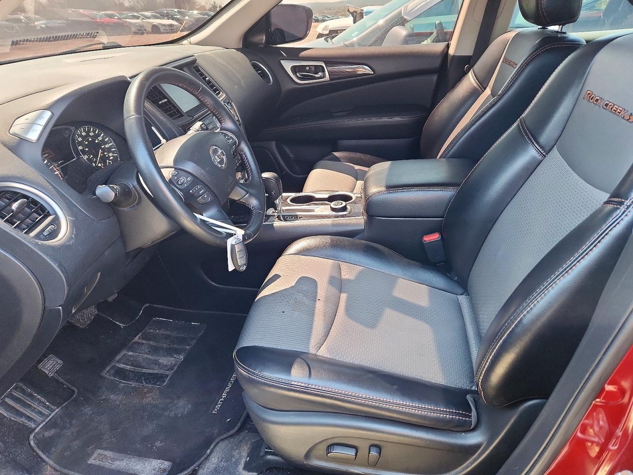 Nissan Pathfinder Sv