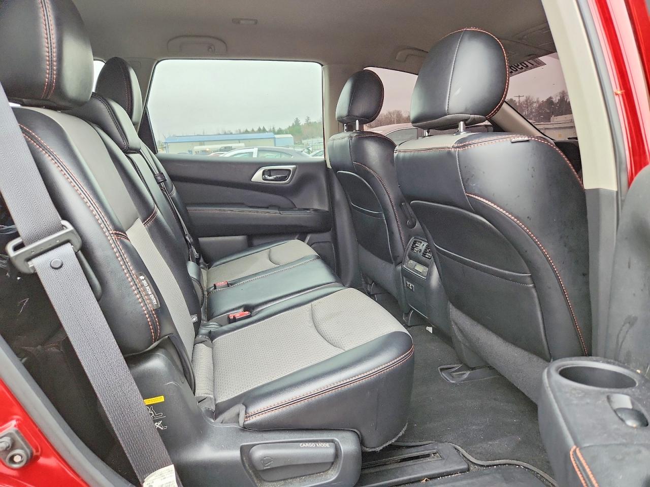 Nissan Pathfinder Sv