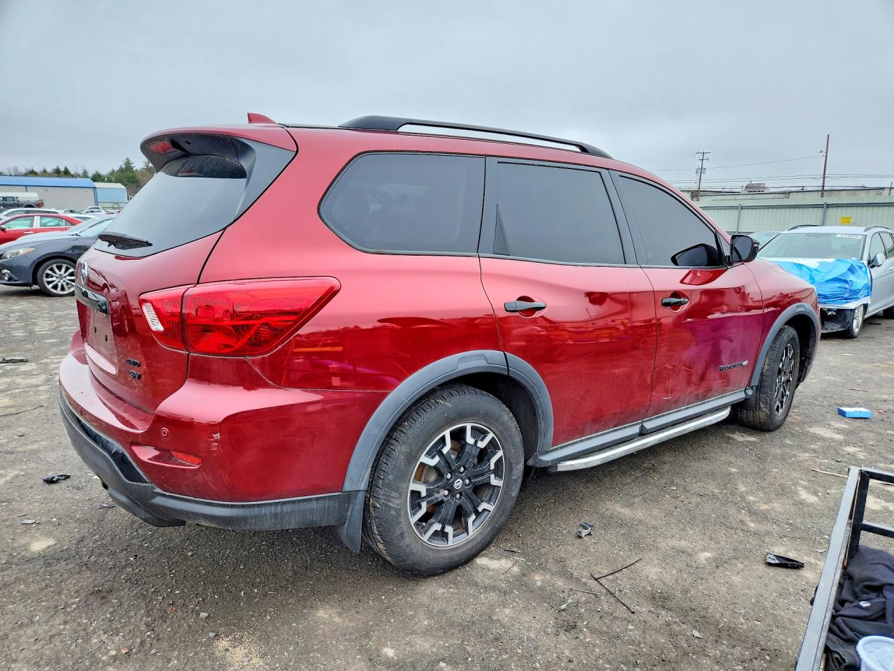Nissan Pathfinder Sv