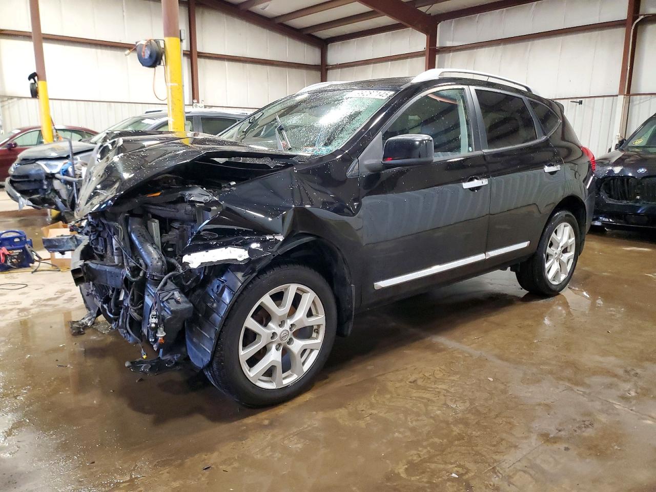 Salvage Nissan Rogue Image