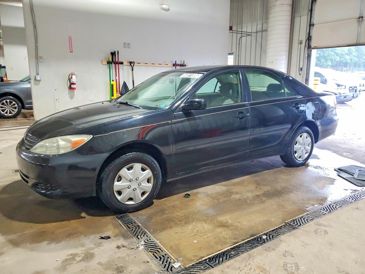 Salvage Toyota Camry Image