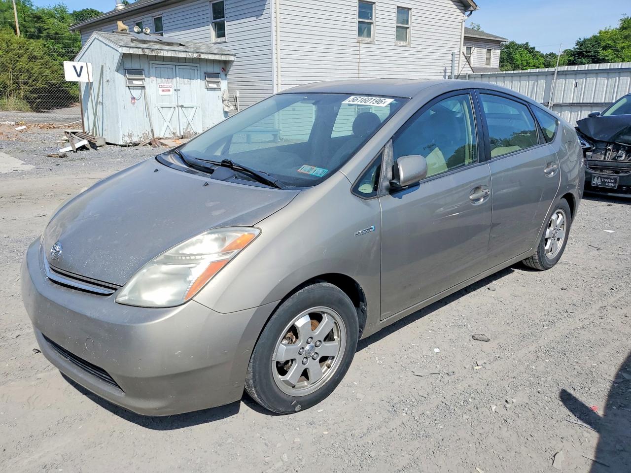Salvage Toyota Prius Image