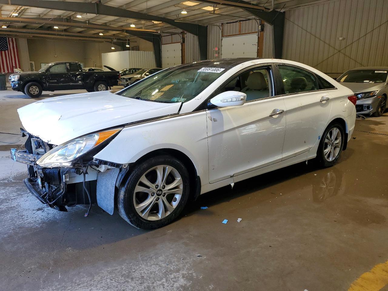 Salvage Hyundai SONATA Image