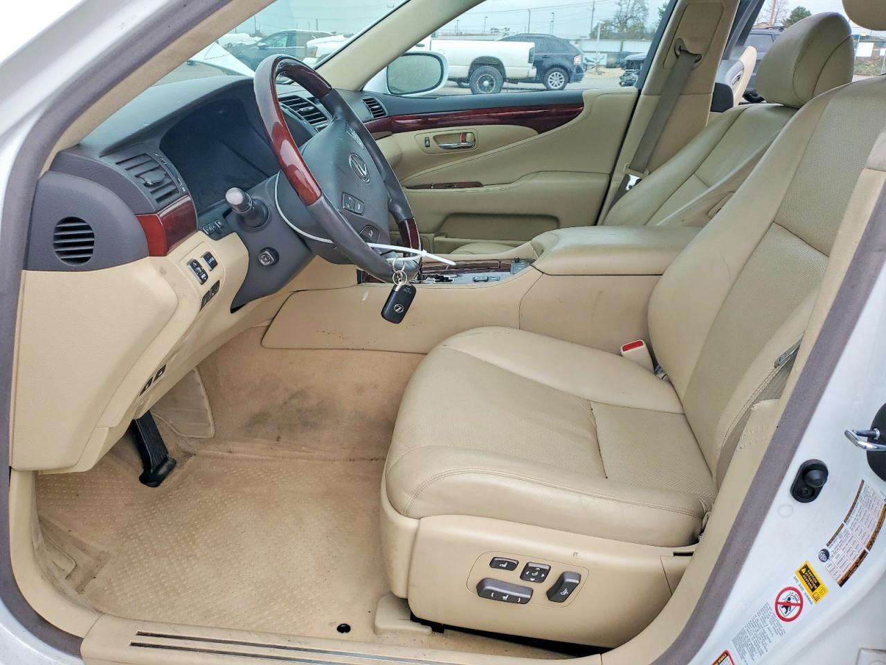 Lexus LS