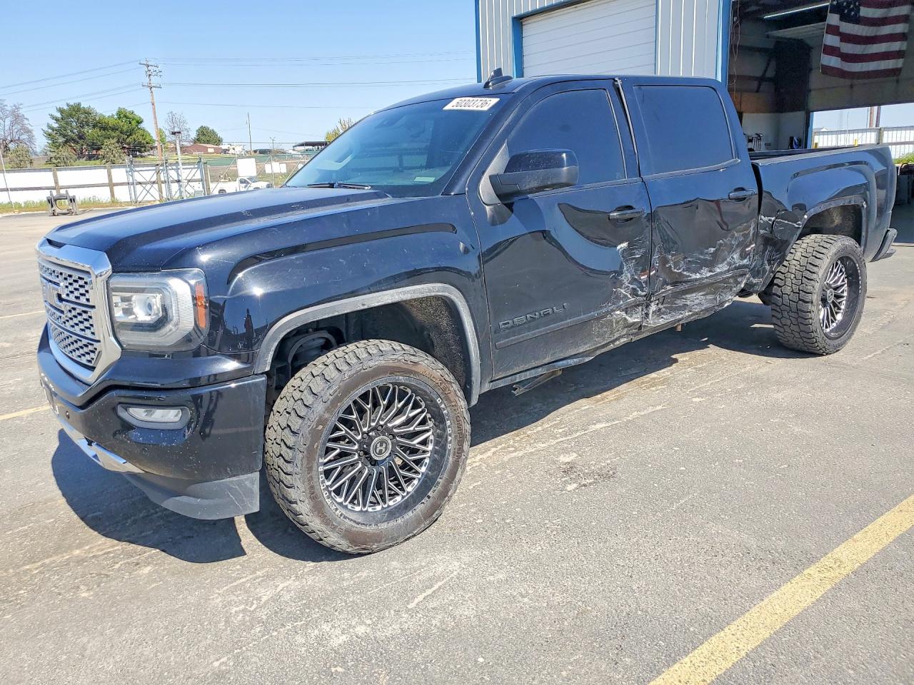 Salvage GMC Sierra Image