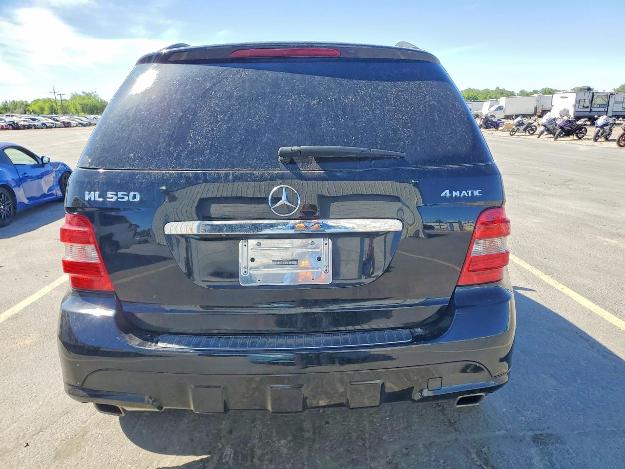 Mercedes-Benz M-Class 550