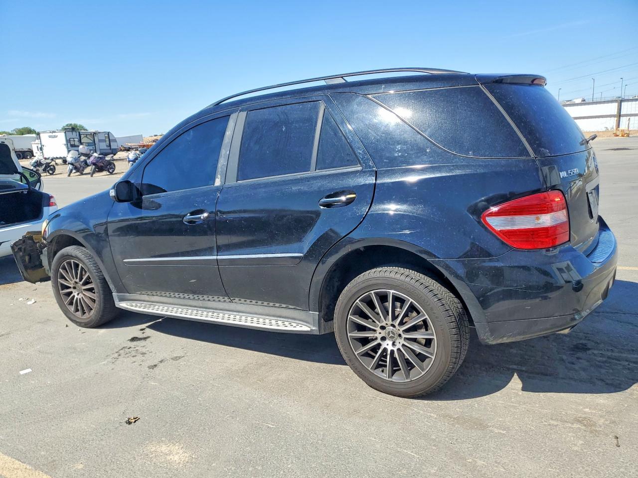 Mercedes-Benz M-Class 550