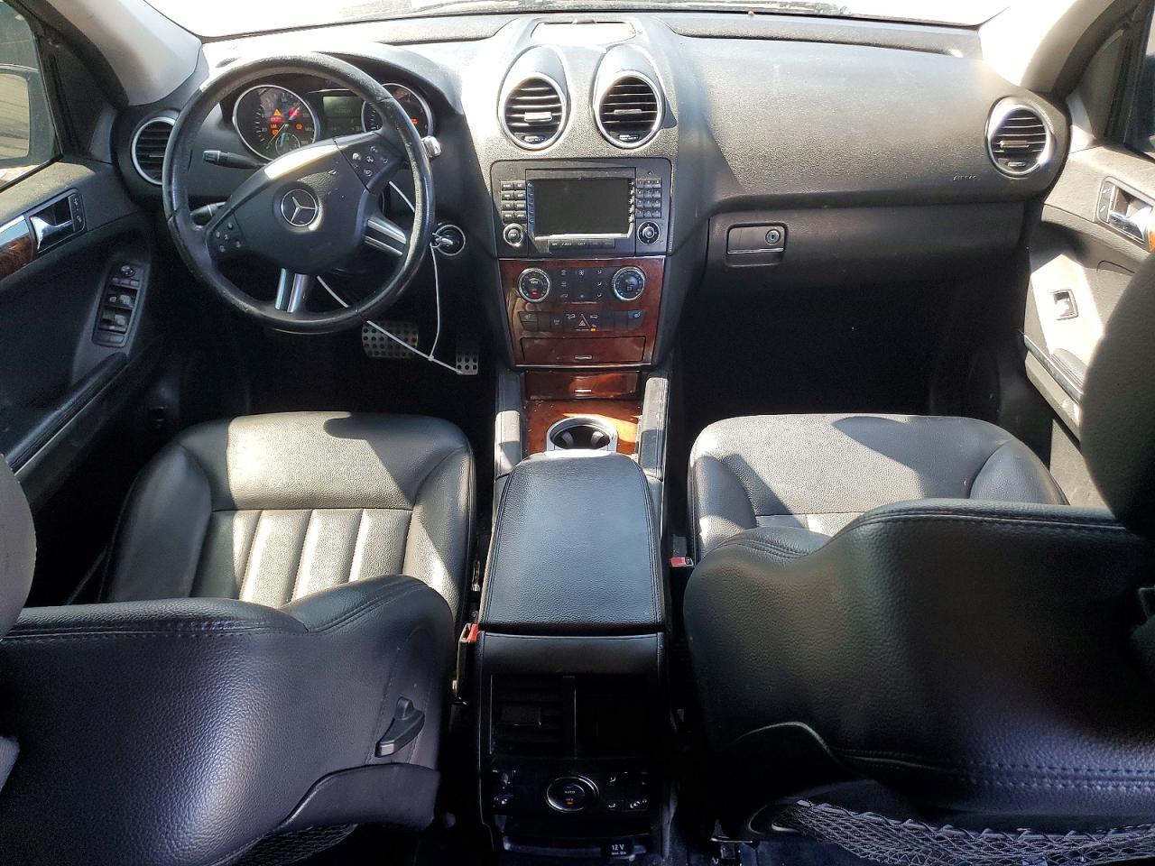 Mercedes-Benz M-Class 550