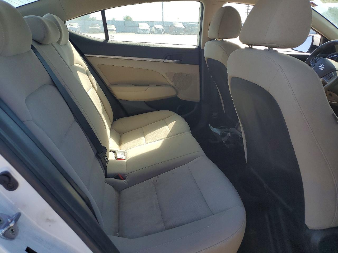 Hyundai ELANTRA Sel