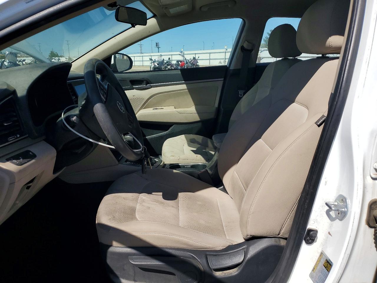 Hyundai ELANTRA Sel