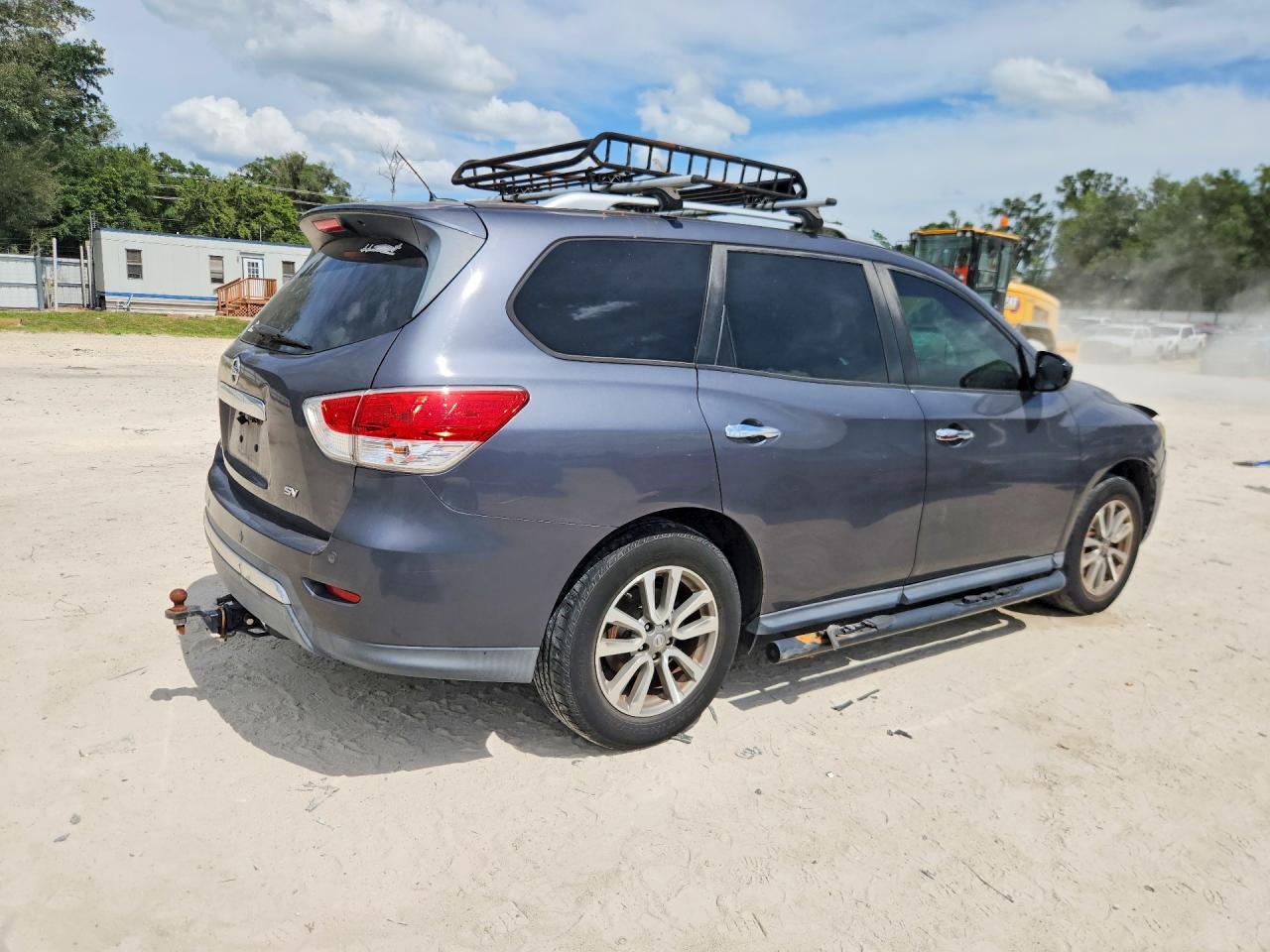 Nissan Pathfinder S