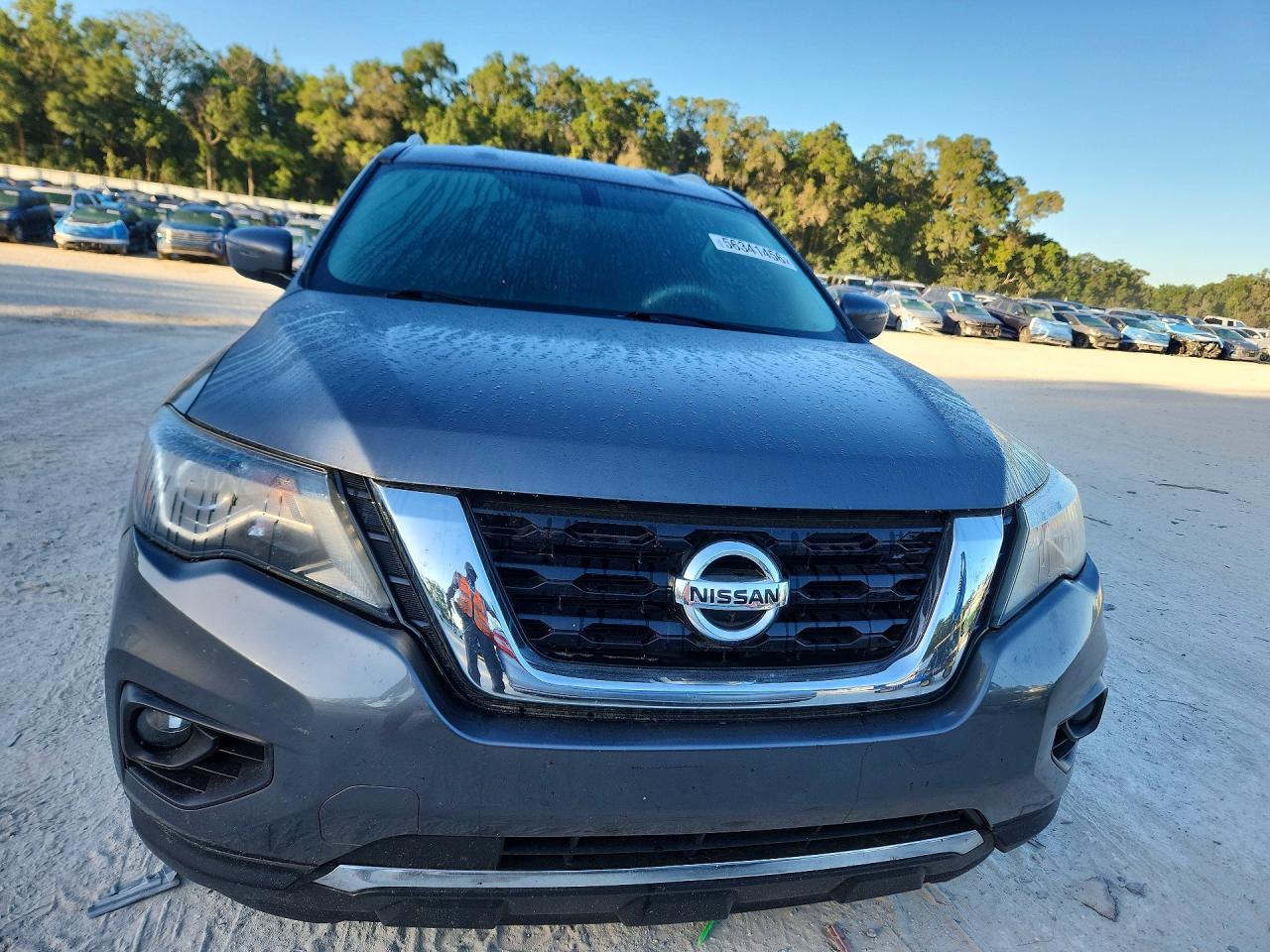 Nissan Pathfinder Sv