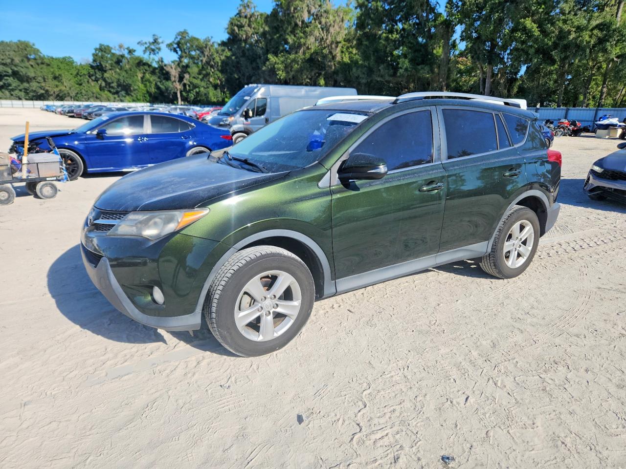 Salvage Toyota RAV4 Image