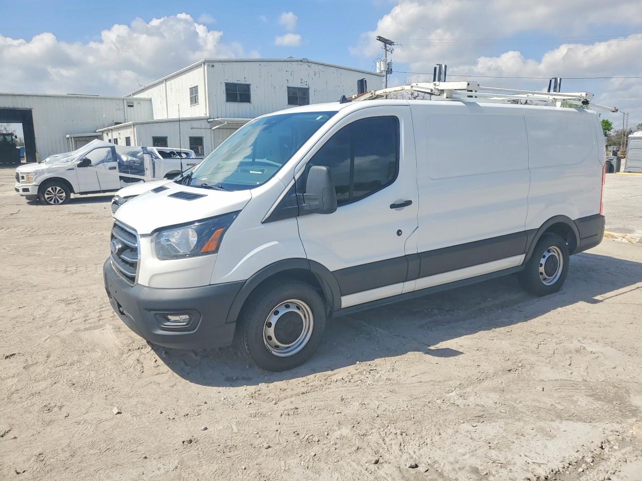 Salvage Ford Transit Image