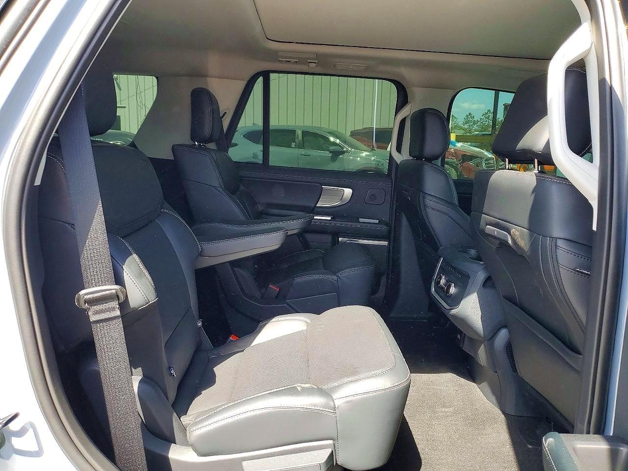 Ford Expedition El Eddie Bauer