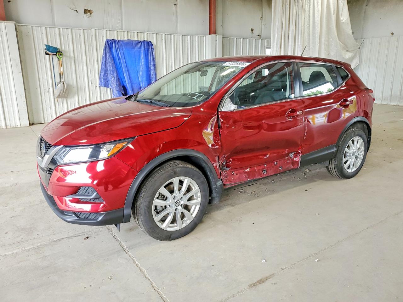 Salvage Nissan Rogue Image