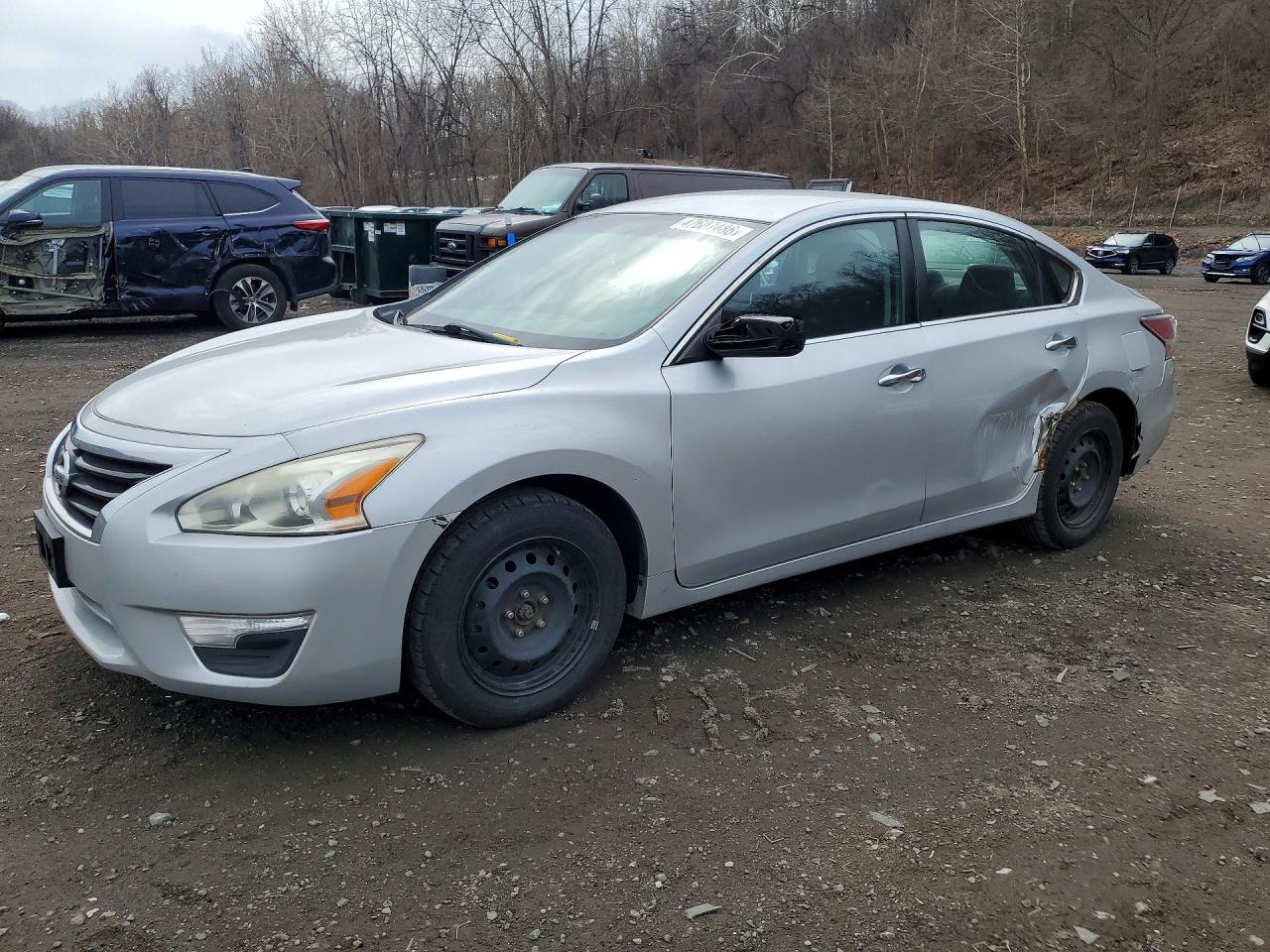 Salvage Nissan Altima Image