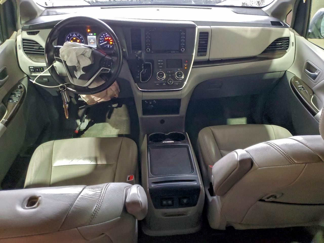 Toyota Sienna Xle 8-passenger