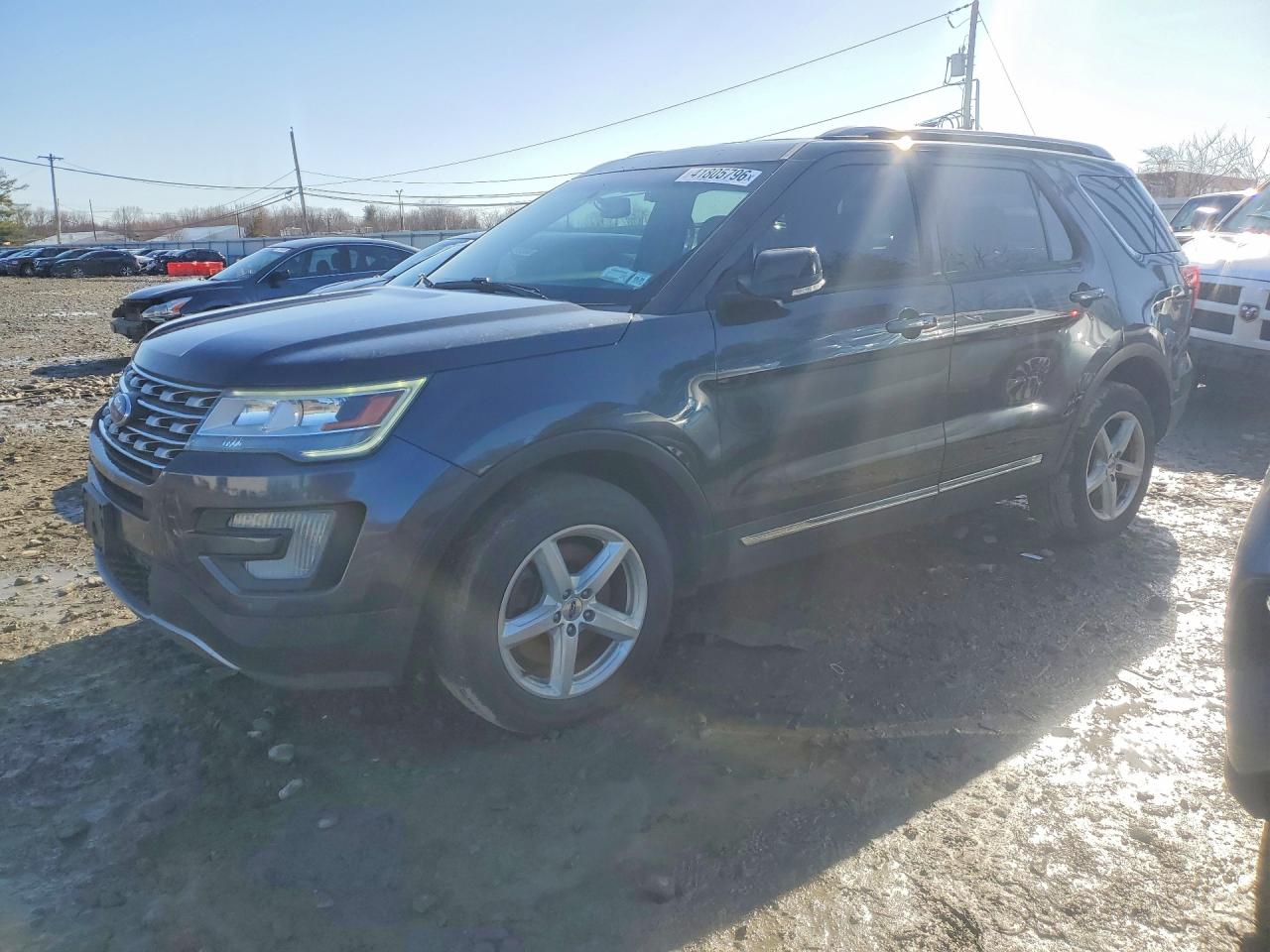 Salvage Ford Explorer Image
