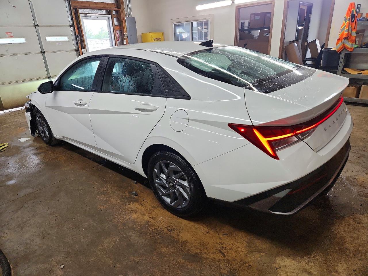 Hyundai ELANTRA Blue