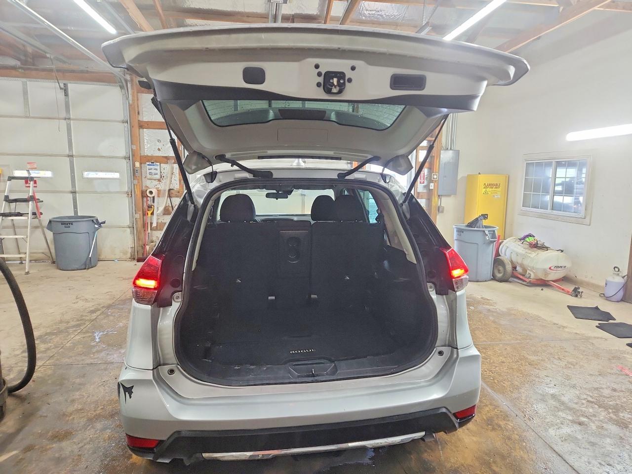 Nissan Rogue S