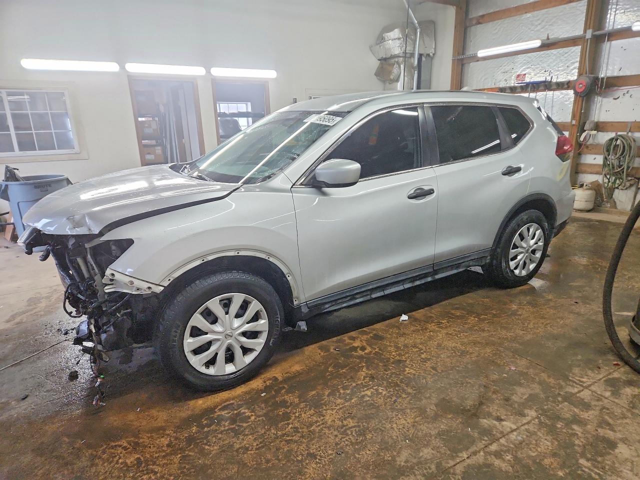 Salvage Nissan Rogue Image