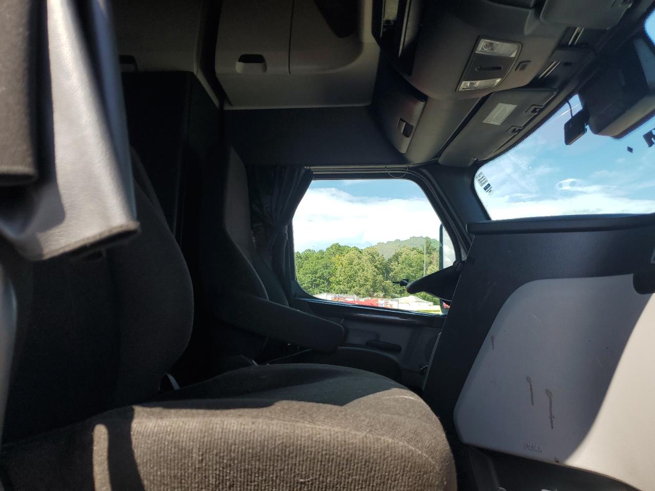 Freightliner Cascadia 126