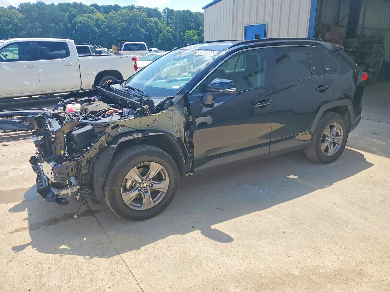 Salvage Toyota RAV4 Image