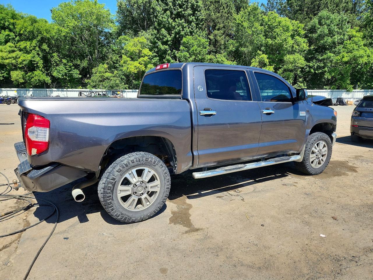 Toyota Tundra Crewmax Platinum