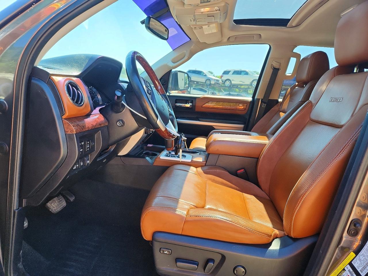 Toyota Tundra Crewmax Platinum