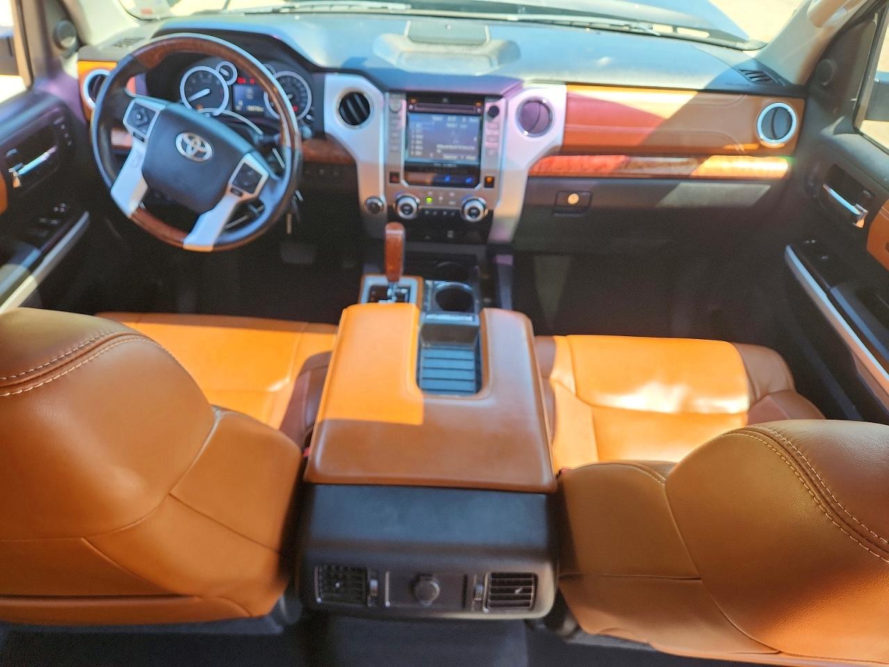 Toyota Tundra Crewmax Platinum