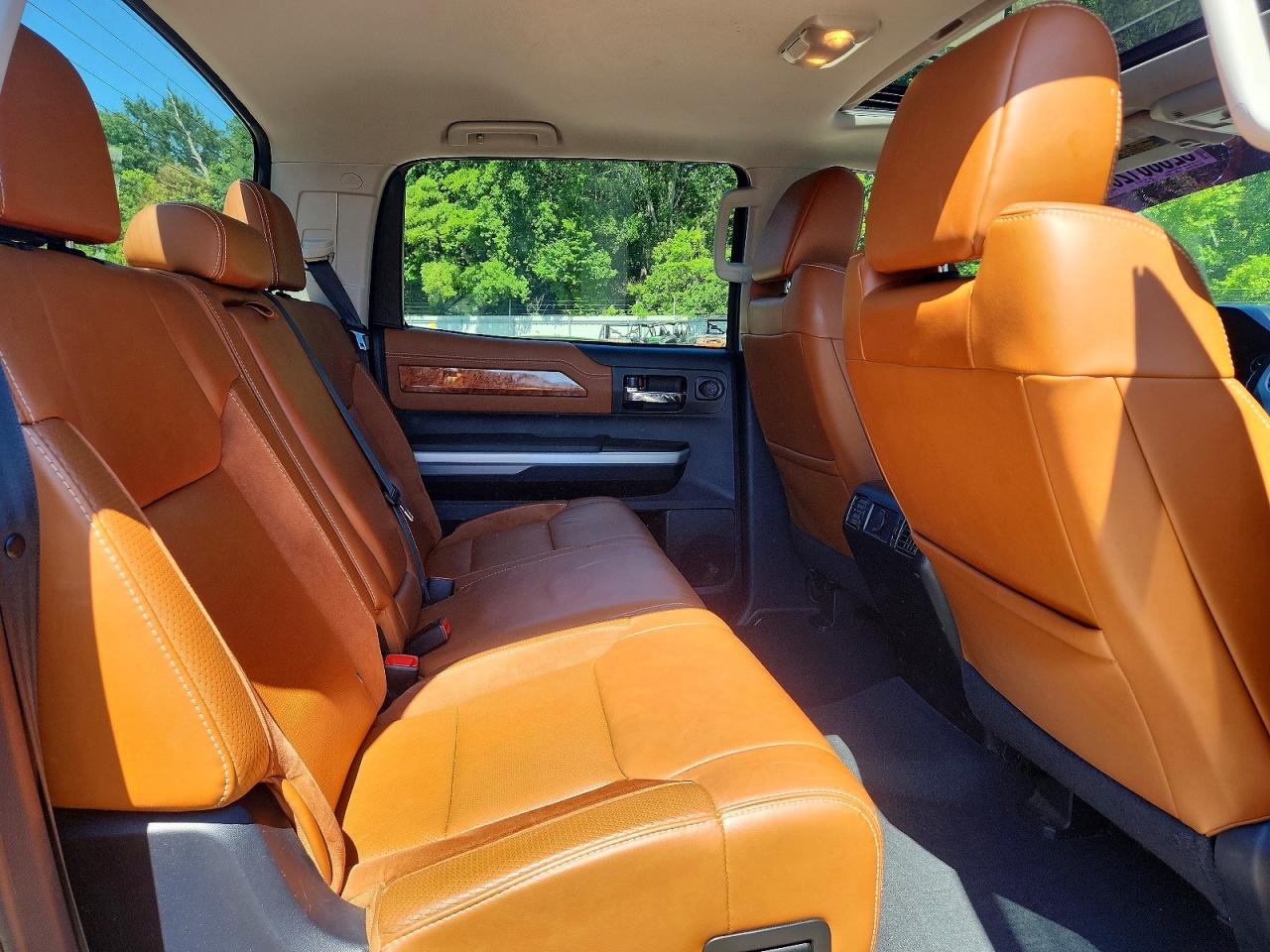 Toyota Tundra Crewmax Platinum
