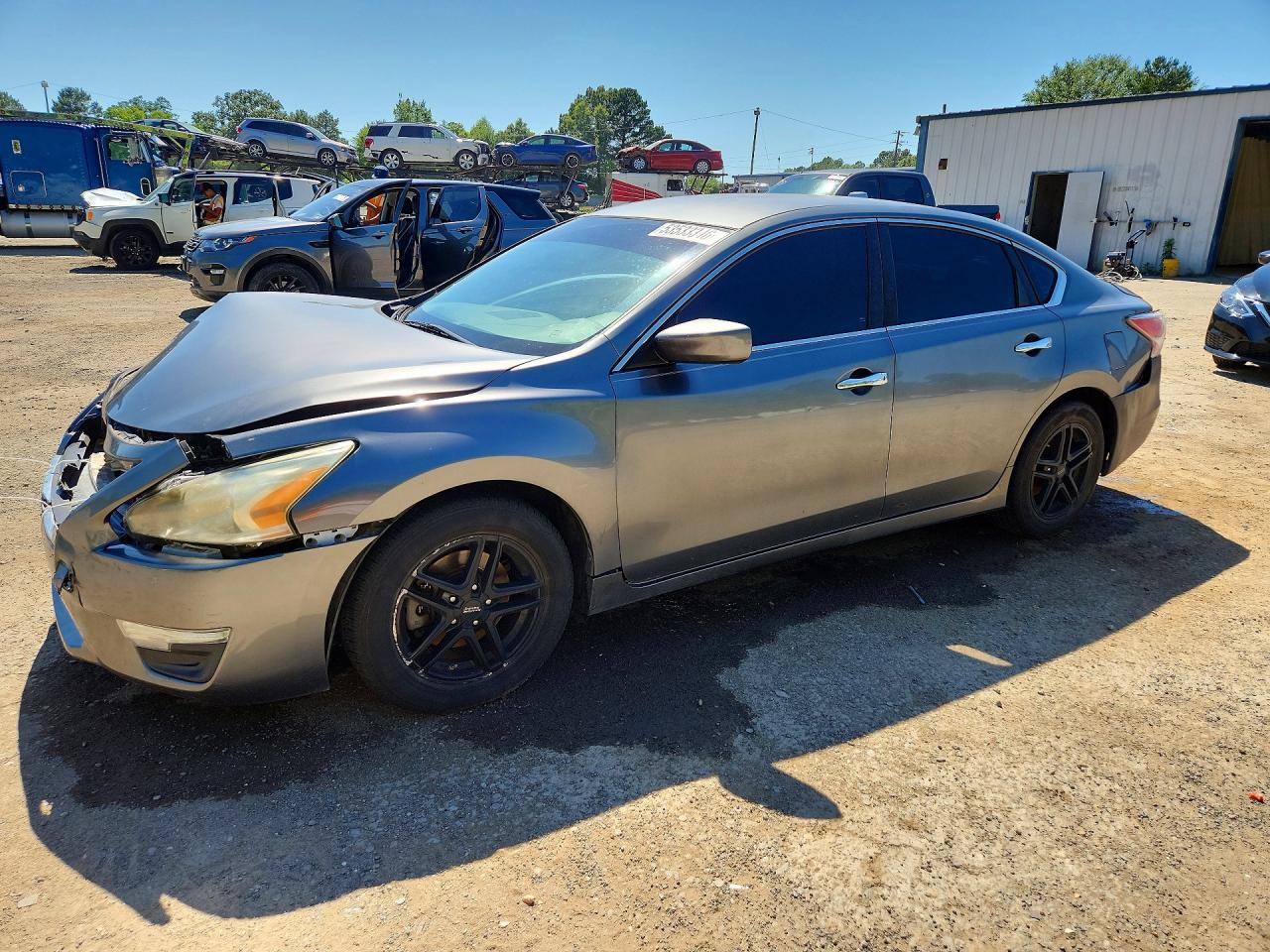 Salvage Nissan Altima Image