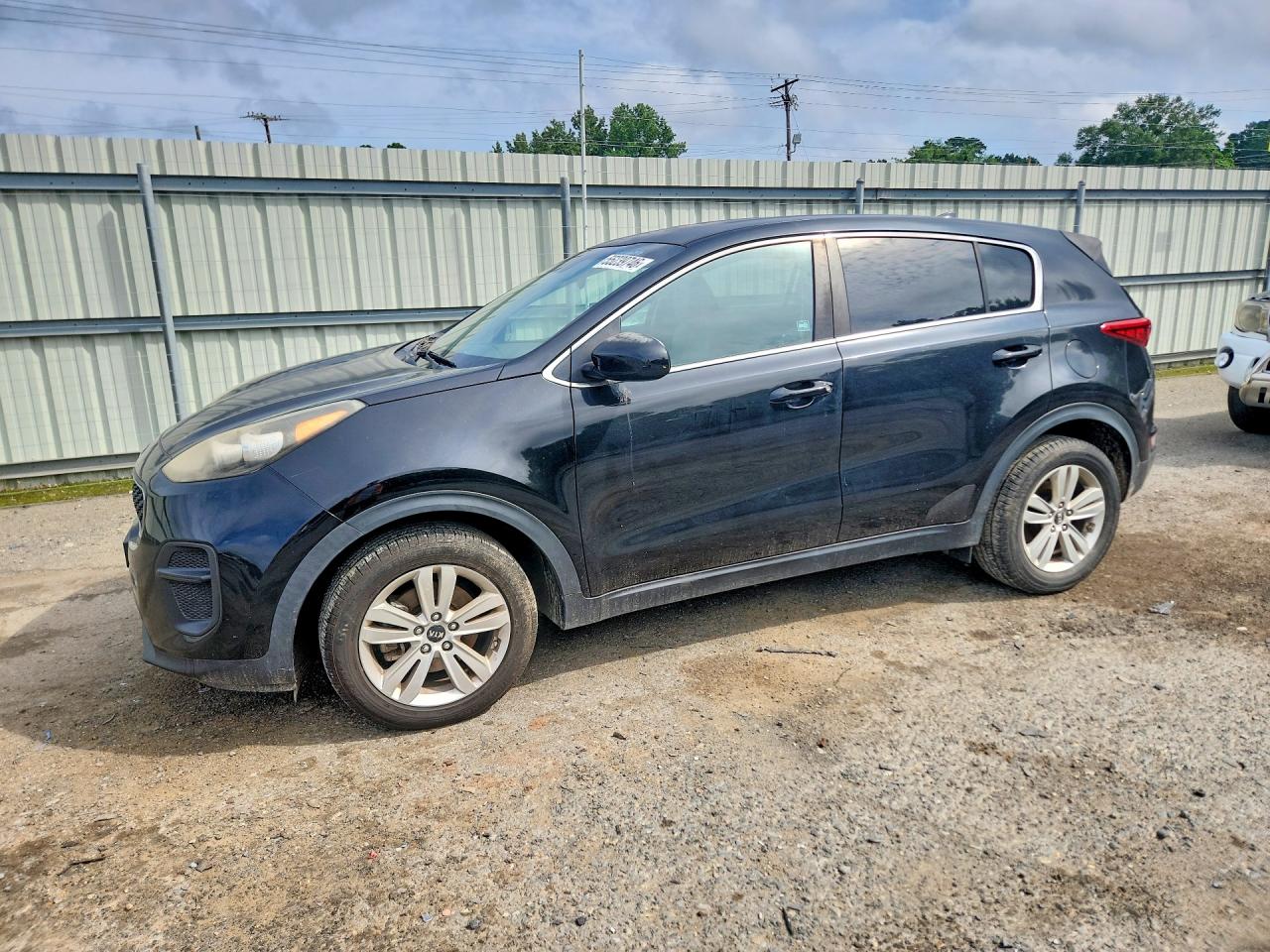 Salvage Kia Sportage Image