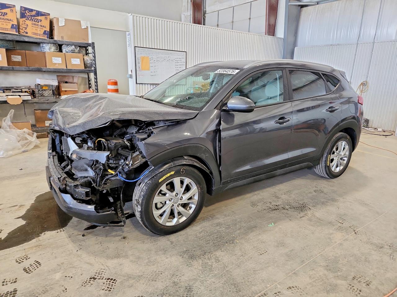 Salvage Hyundai TUCSON Image
