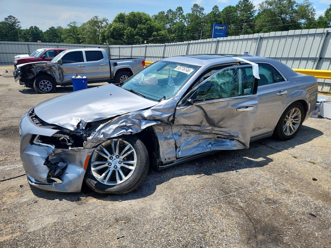 Salvage Chrysler 300 Image