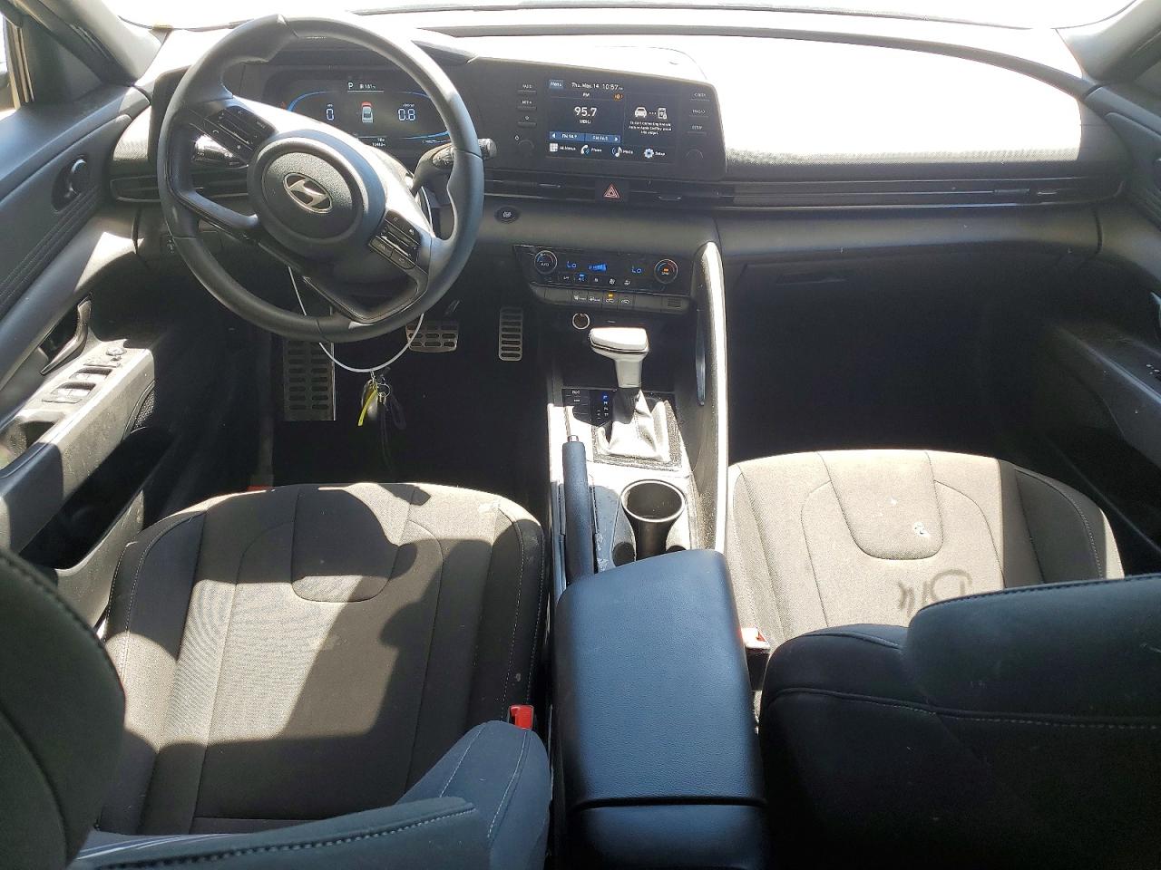 Hyundai ELANTRA Sel Sport